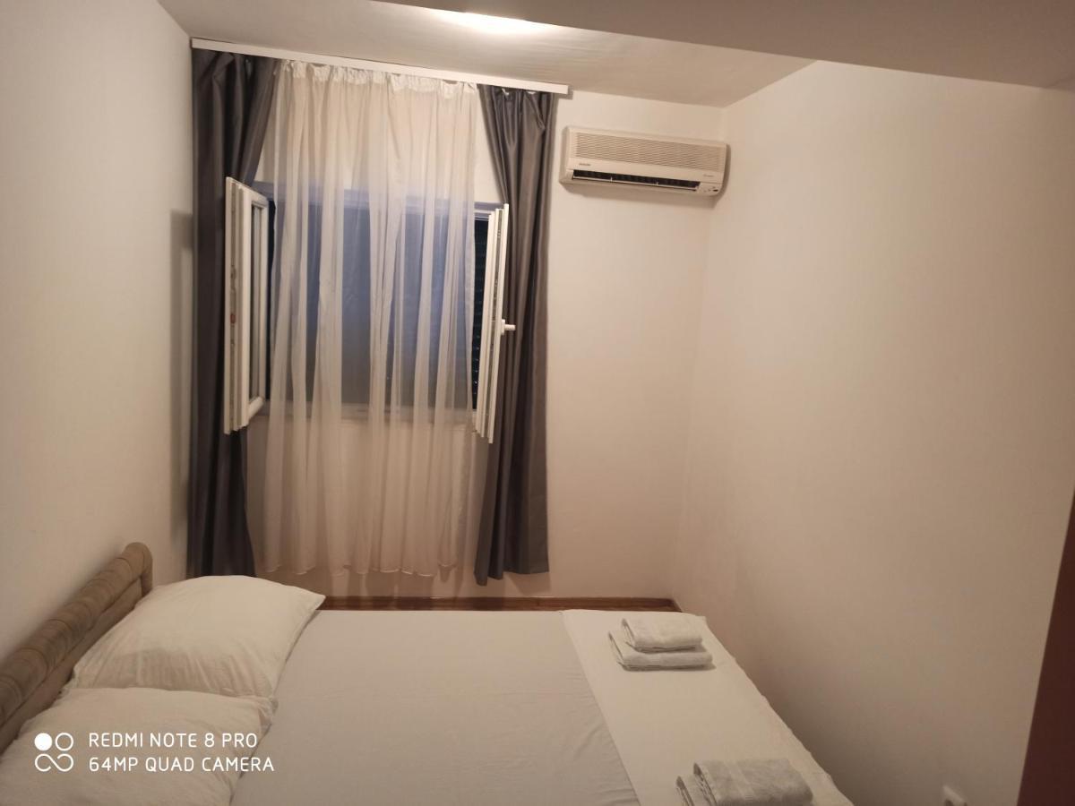 Apartments Zo Макарська Екстер'єр фото